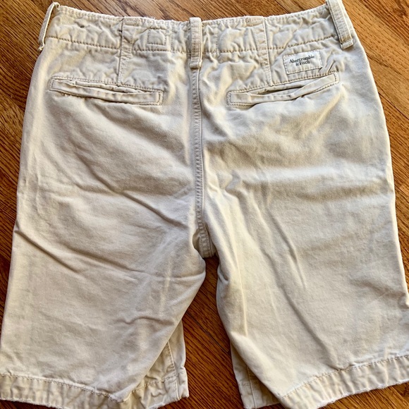 ABERCROMBIE & FITCH Button-Front Chino Shorts - Picture 3 of 4